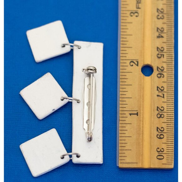 Vintage Ceramic Quilt Till You Wil Diamond Snowflakes Brooch D10 - Picture 2 of 2